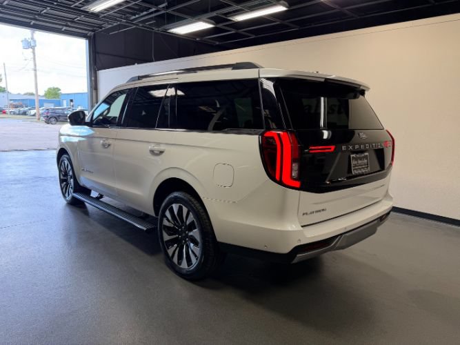 Used 2025 Ford Expedition Platinum w/ Driver's Package AWD/4WD image 2