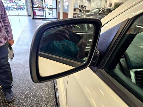 Used 2018 Dodge Journey SE image 35