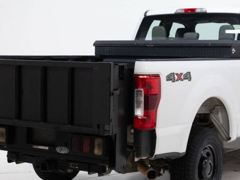 Used 2019 Ford F250 XL w/ Power Equipment Group AWD/4WD image 18
