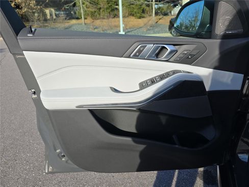 New 2026 BMW X5 xDrive40i w/ Climate Comfort Package image 19