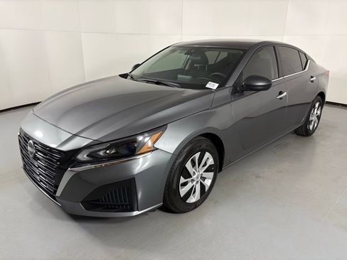 Certified 2025 Nissan Altima 2.5 S image 4