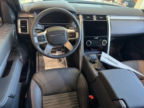 New 2026 Land Rover Discovery Limited Edition AWD/4WD image 15