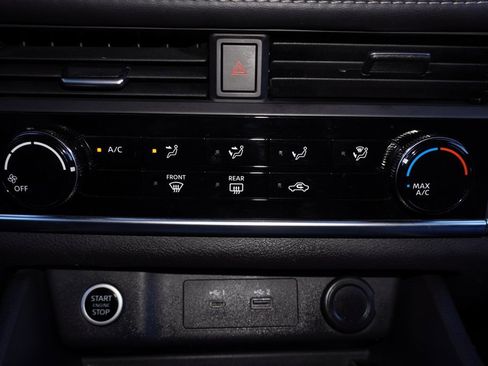 Used 2023 Nissan Rogue S image 16