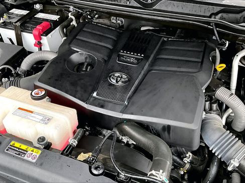 Used 2023 Toyota Tundra Limited image 32