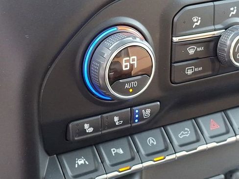 Used 2021 Chevrolet Silverado 1500 High Country image 21