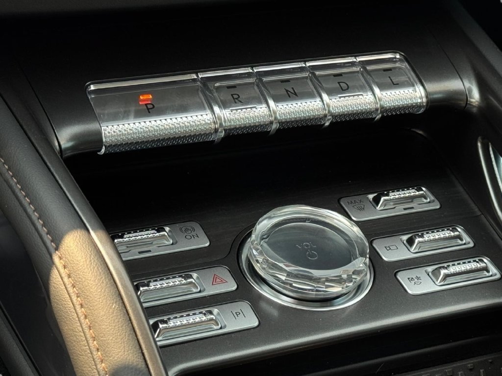 New 2026 Lincoln Nautilus Reserve AWD/4WD image 25