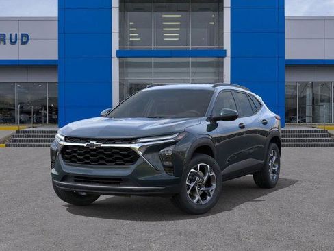 New 2026 Chevrolet Trax LT w/ Driver Confidence Package image 6
