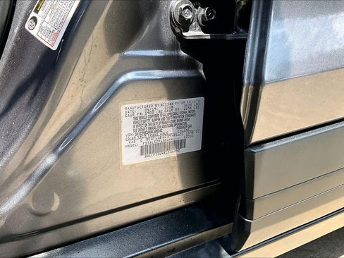 Used 2019 Nissan Kicks SV FWD image 30