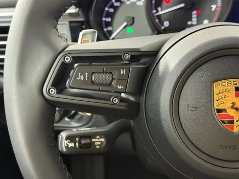Certified 2026 Porsche Macan AWD/4WD image 16