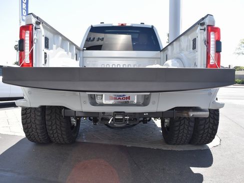 Used 2025 Ford F450 Lariat w/ FX4 Off-Road Package image 14