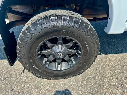 Used 2017 Ford F150 Lariat w/ Equipment Group 502A Luxury AWD/4WD image 35