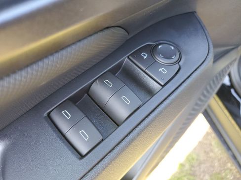 New 2026 Chevrolet Equinox EV LT image 19