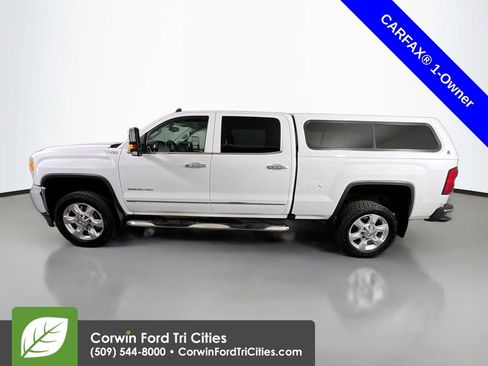 Used 2017 GMC Sierra 2500 SLT w/ Suspension Package, Off-Road AWD/4WD image 6