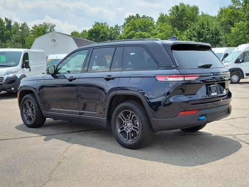 Used 2023 Jeep Grand Cherokee Trailhawk w/ Advanced Protech Group II AWD/4WD image 3