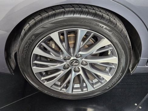 Used 2020 Lexus ES 300h w/ Premium Package FWD image 10
