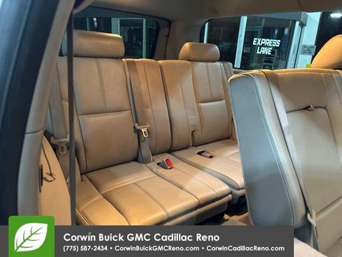 Used 2010 GMC Yukon XL SLT AWD/4WD image 18