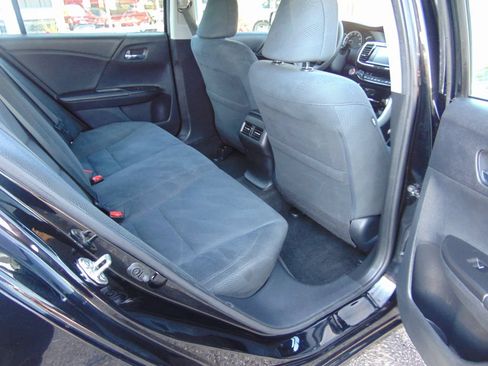 Used 2016 Honda Accord EX image 4