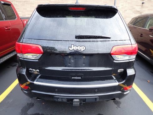 Used 2018 Jeep Grand Cherokee Overland image 3