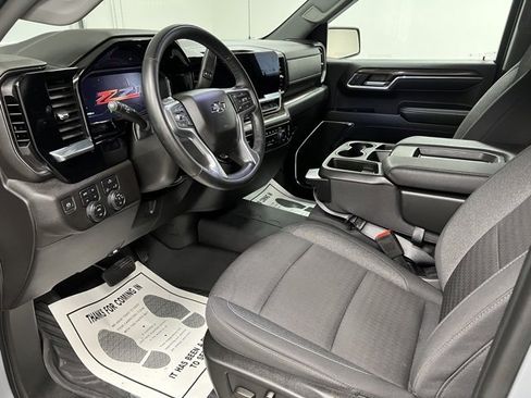 Used 2024 Chevrolet Silverado 1500 RST image 18