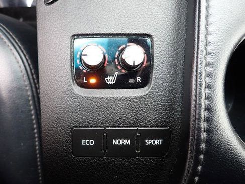 Certified 2018 Toyota Avalon XLE image 25