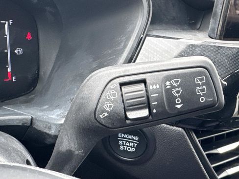 Used 2025 Ford Escape ST-Line Select AWD/4WD image 28
