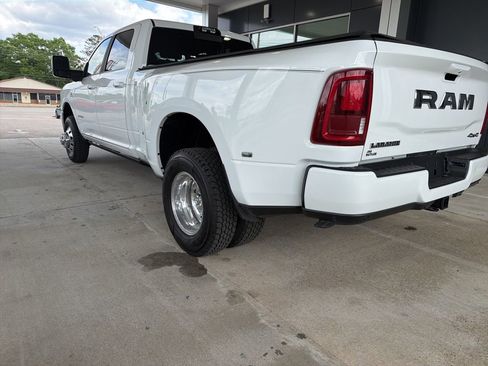 Used 2025 RAM 3500 Laramie image 8