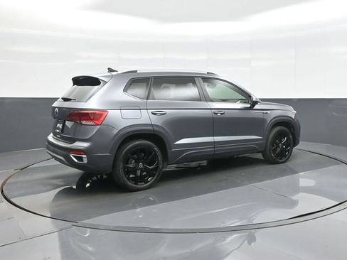 Used 2023 Volkswagen Taos SE FWD image 7