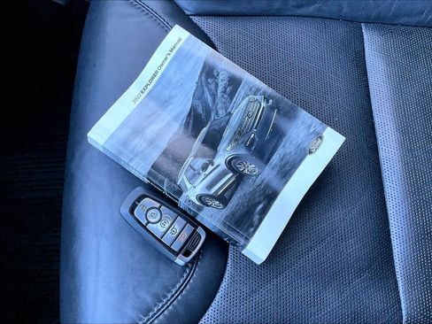 Used 2022 Ford Explorer Platinum w/ Equipment Group 601A image 14