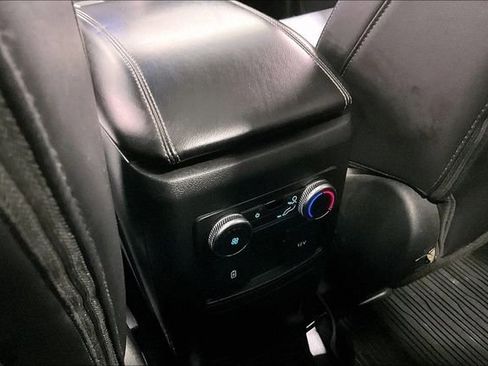 Used 2022 Ford Explorer XLT w/ XLT Sport Appearance Package image 10