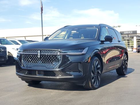 New 2026 Lincoln Nautilus Reserve w/ Jet Appearance Package AWD/4WD image 2