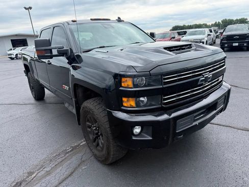Used 2019 Chevrolet Silverado 2500 LTZ w/ Midnight Edition AWD/4WD image 5