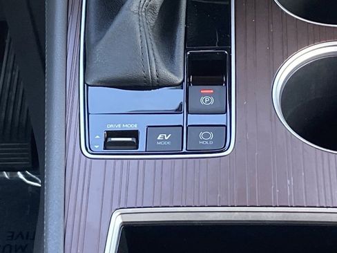 Certified 2023 Toyota Sienna XLE w/ XLE Plus Package FWD image 33
