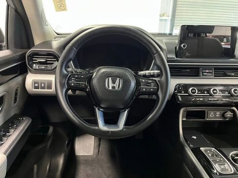 Used 2023 Honda Pilot Touring image 21