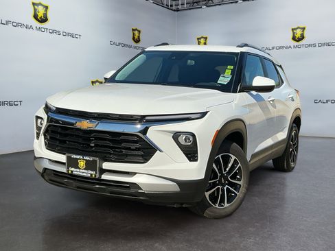 Used 2024 Chevrolet TrailBlazer LT w/ Driver Confidence Package image 1