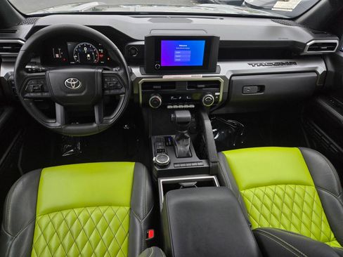 Used 2024 Toyota Tacoma SR5 AWD/4WD image 13