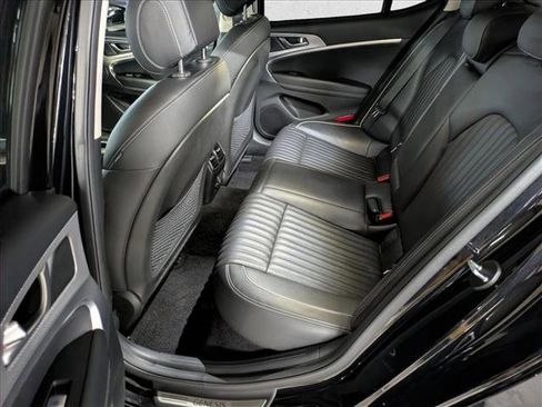 Used 2022 Genesis G70 2.0T w/ Prestige Package image 18