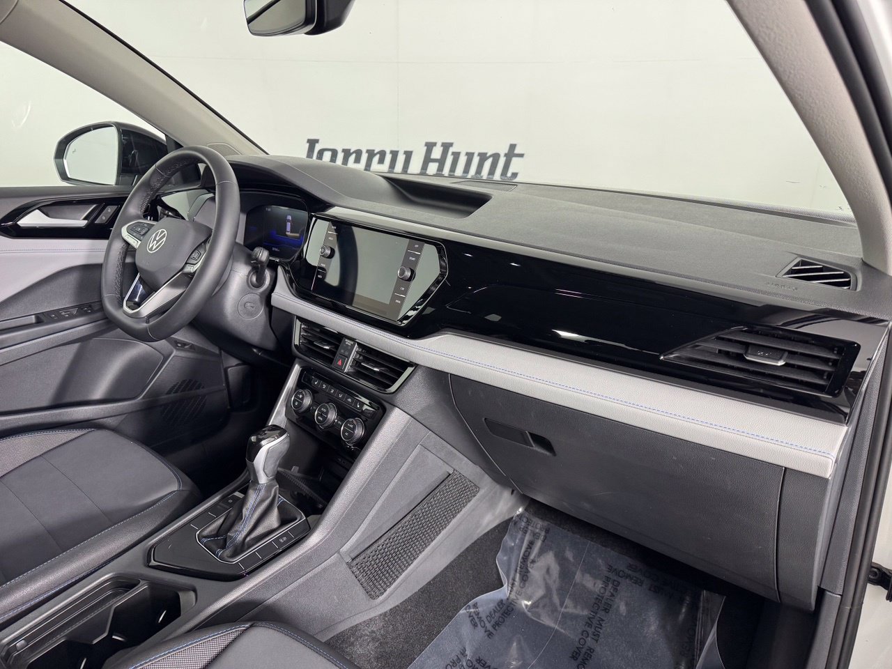 Used 2024 Volkswagen Tiguan SE R-Line FWD image 36