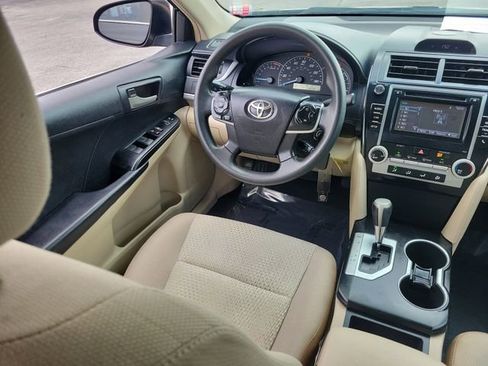 Used 2014 Toyota Camry FWD image 13
