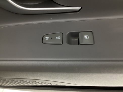 Used 2021 Hyundai Elantra SEL w/ Convenience + Premium Package FWD image 39