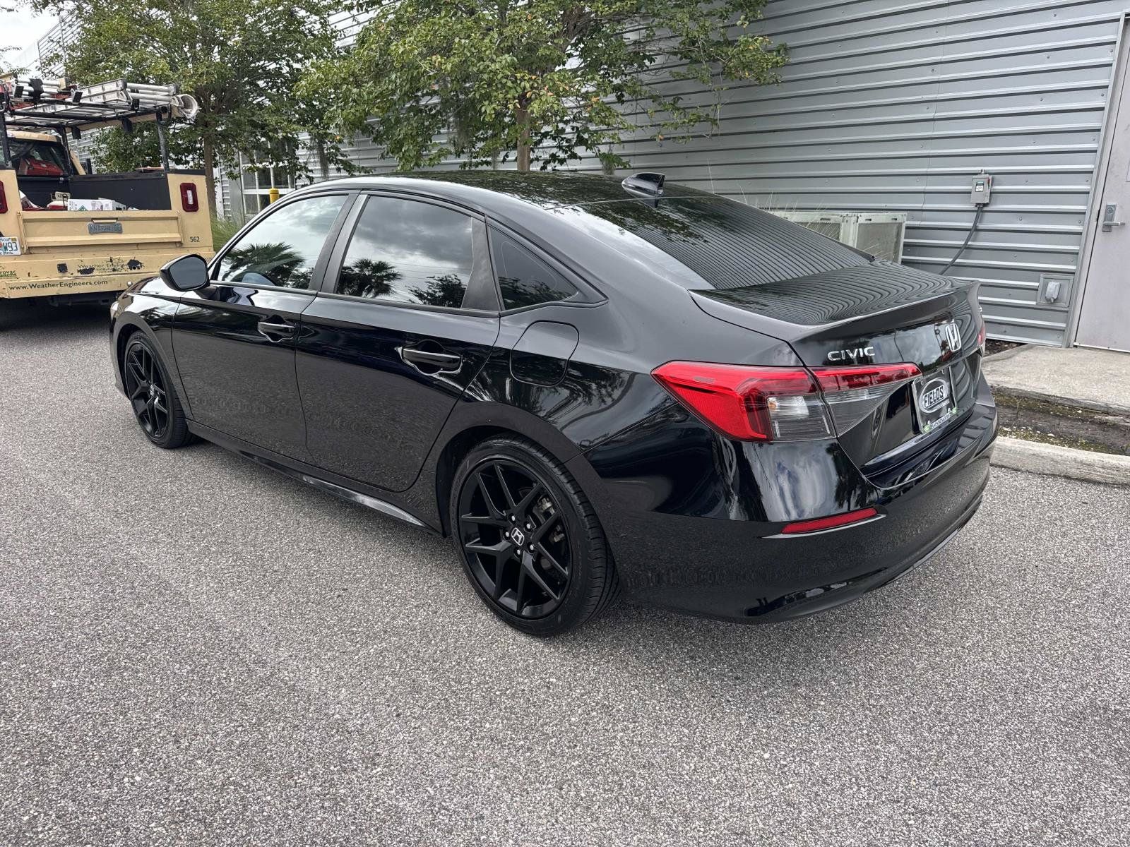 Used 2022 Honda Civic Sport image 3