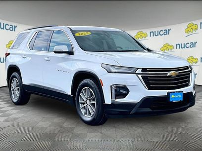 Used 2023 Chevrolet Traverse LT