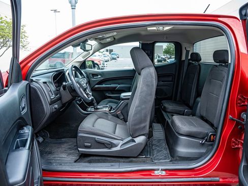 Used 2015 GMC Canyon SLE RWD image 36