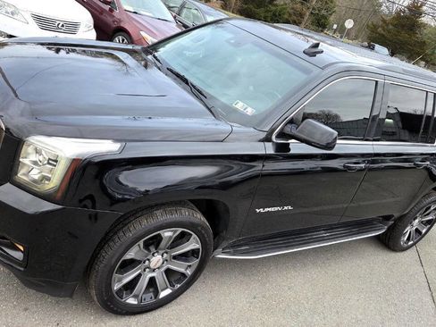 Used 2016 GMC Yukon XL SLT w/ Open Road Package AWD/4WD image 4