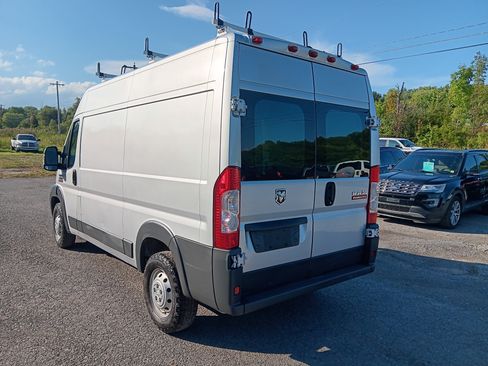 Used 2014 RAM ProMaster 2500 w/ Premium Appearance Group FWD image 3