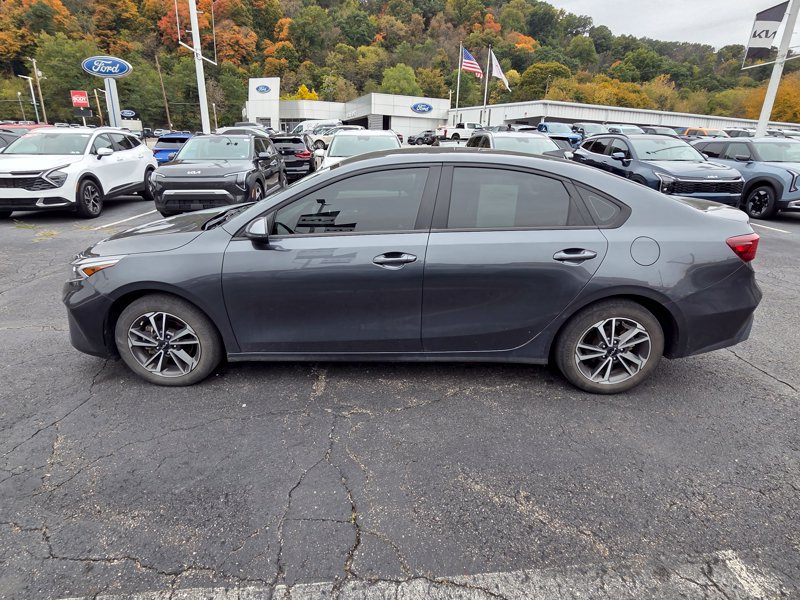 Used 2023 Kia Forte LXS w/ LXS Technology Package FWD image 4