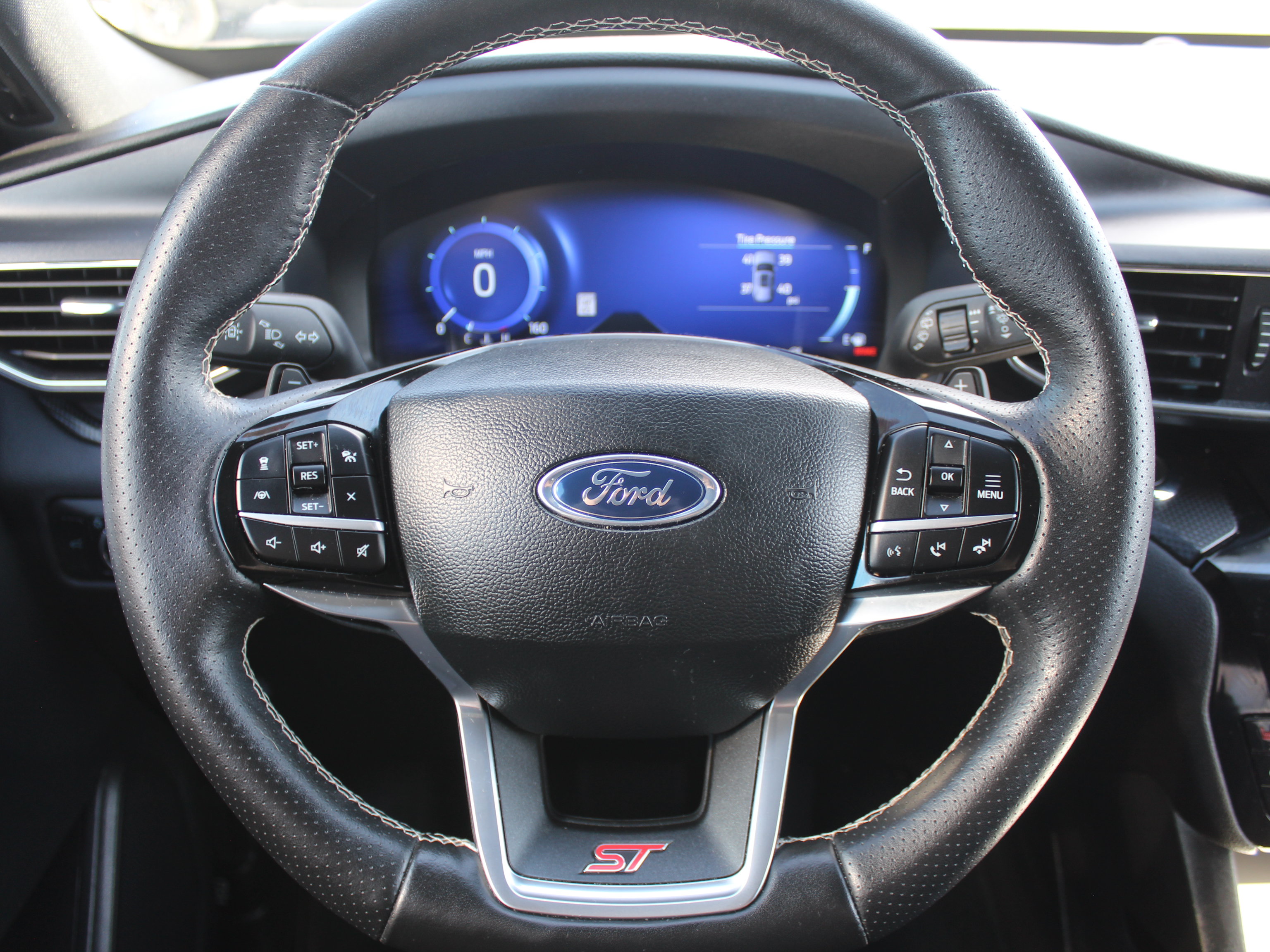 Used 2023 Ford Explorer ST w/ Equipment Group 401A AWD/4WD image 17