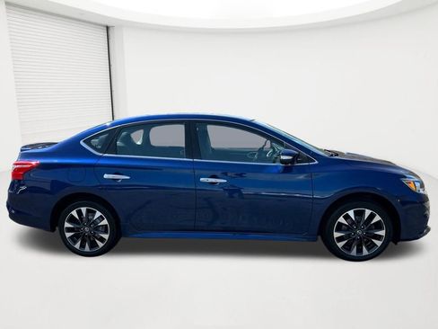 Used 2019 Nissan Sentra SR image 4