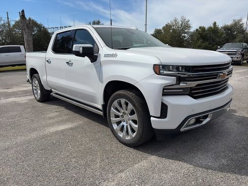 Used 2020 Chevrolet Silverado 1500 High Country w/ Technology Package image 3