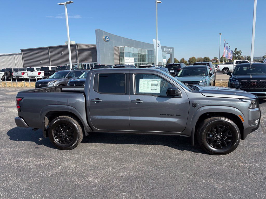 New 2027 Nissan Frontier SV w/ SV Convenience Package RWD image 3