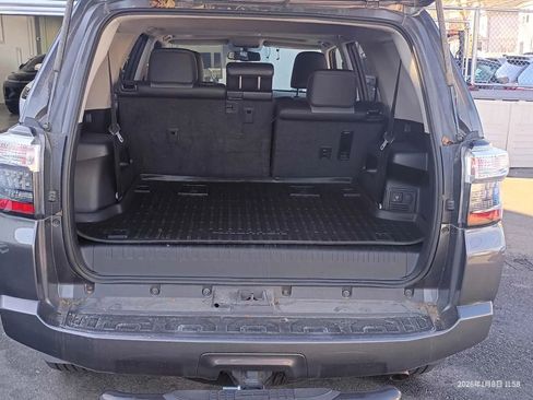 Used 2017 Toyota 4Runner TRD Off-Road Premium image 7